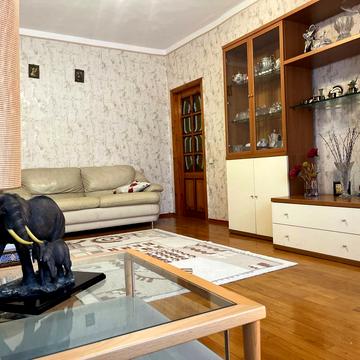 Тіниста вул., 11