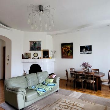 Куликівський узвіз (Революції), 9