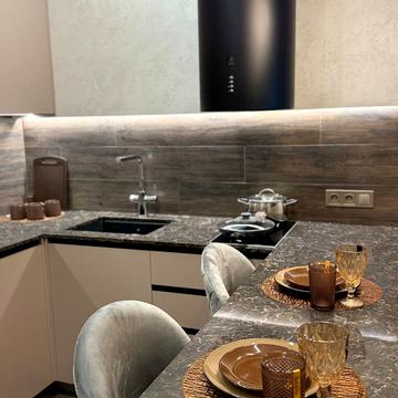 Набережна Перемоги вул., 7