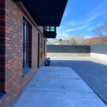 Грушева вул., 42