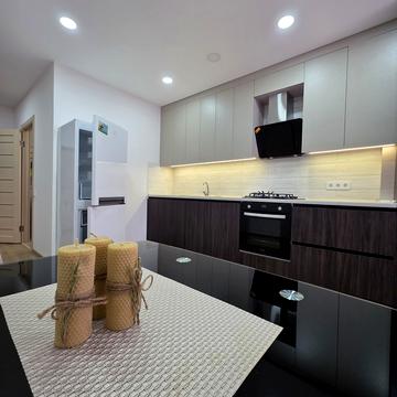 Набережна Перемоги вул., 42