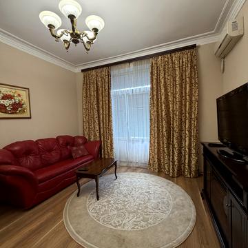 Воскресенська вул. (Леніна), 1