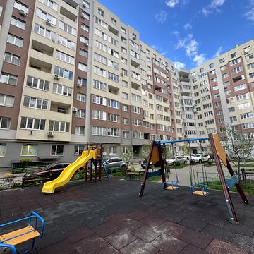 Угорська вул., 14є