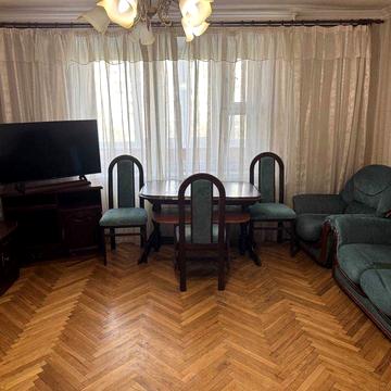 Науки просп., 18