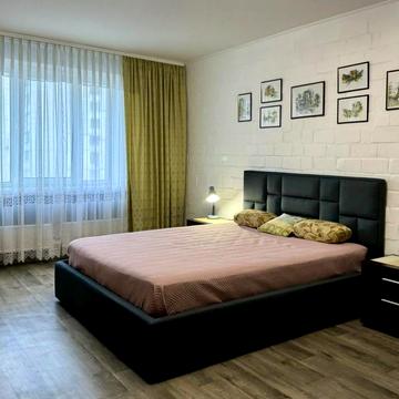 Миколи Бажана просп., 24/1