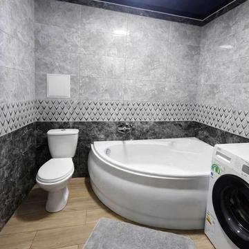 Євгена Коновальця вул., 9/1