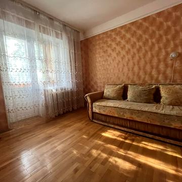 Богатирська вул., 10