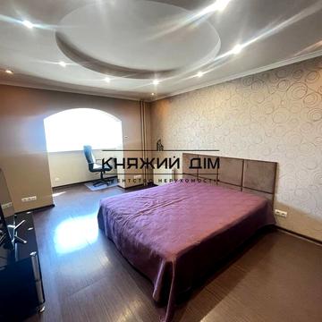 Вишняківська вул., 1