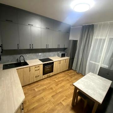 Сімї Кульженків вул. (Петра Дегтяренка), 21