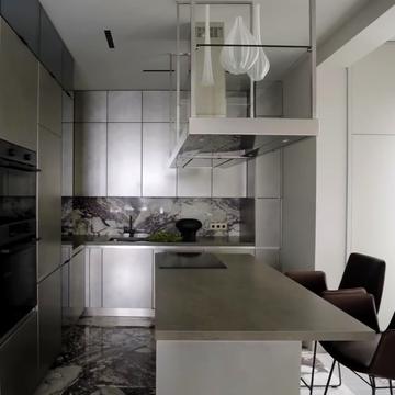 Джона Маккейна вул. (Івана Кудрі), 7