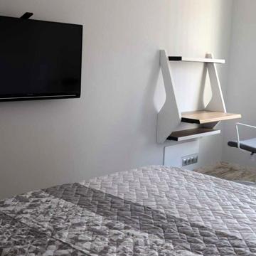 Дніпровська набережна вул., 18-А