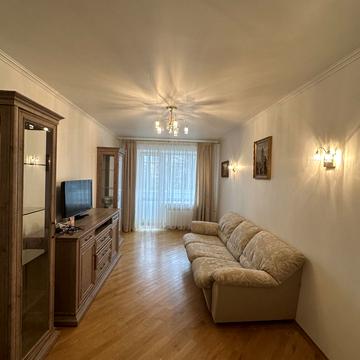 Євгена Коновальця вул. (), 85а