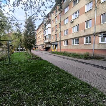 Івана Пулюя вул., 2