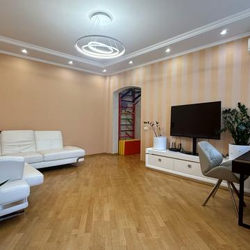 Юрія Іллєнка вул. (Мельникова), 10