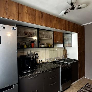 Краснова вул., 12