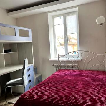 Болгарська вул., 18