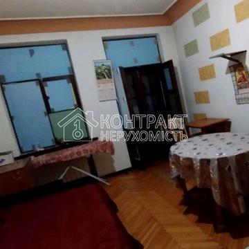 Гімназійна набережна вул. (Червоношкільна набережна), 4