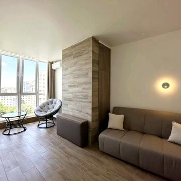 Ковалевського узвіз, 7