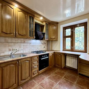 Соборна вул. (Леніна), 30