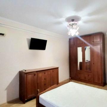 Володимира Івасюка просп. (Героїв Сталінграду), 7-А