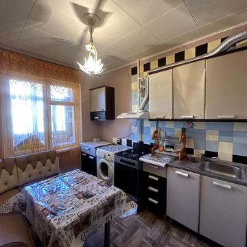 Князя Володимира Великого просп., 131