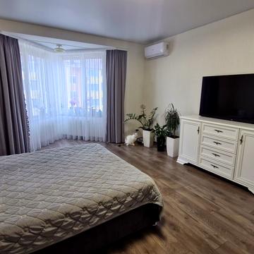 Павла Чубинського вул., 5