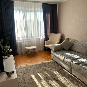 Мілютенка вул., 40/16