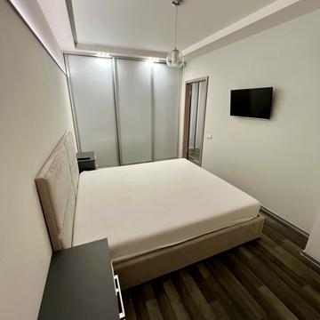 Феодосійська вул., 1