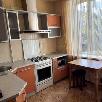 Вячеслава Зайцева вул., 2