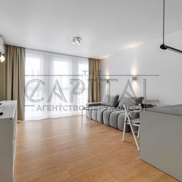 Святослава Хороброго вул., 11-Б