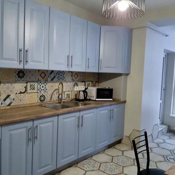 Героїв Небесної Сотні просп., 18/9