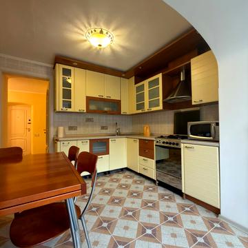 Леопольда Ященка пров. (Василя Жуковського), 10