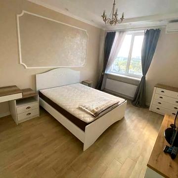 Кирило-Мефодіївська вул., 2