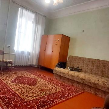 Водопровідна вул., 2/4