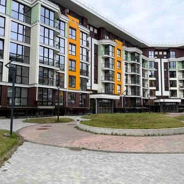 Радистів вул., 40