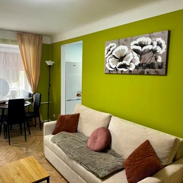 Костянтинівська вул., 36