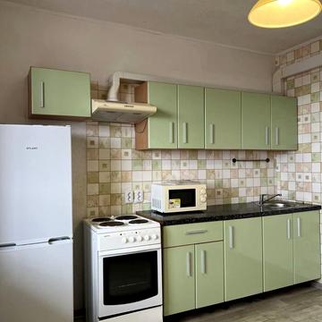 Лариси Руденко вул., 10-Г