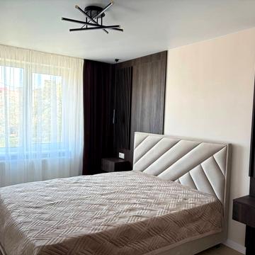 Білогірська вул., 10