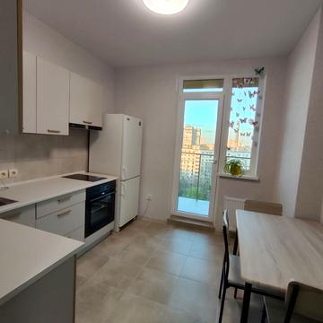 Михайла Грушевського вул., 30в