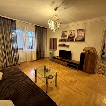 Лісовий просп., 11