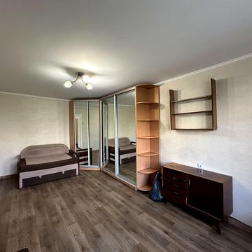 Академіка Глушкова просп., 24