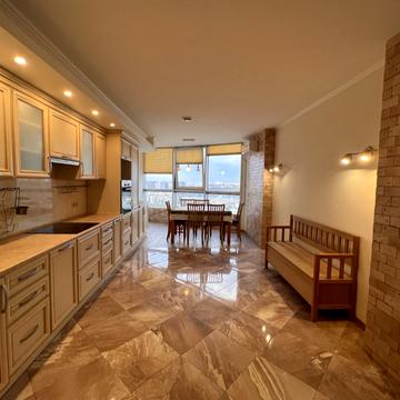 Коломийський пров., 17/31а