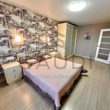 Центральний просп. (Леніна), 18