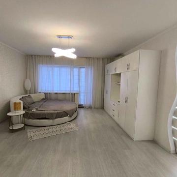 Незалежності вул., 10