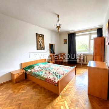 Шовковична вул., 20