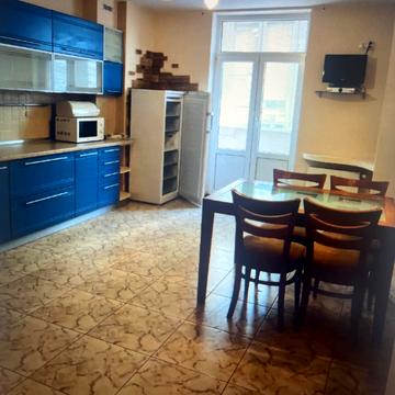 Раїси Окіпної вул., 4