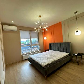 Вячеслава Липинського вул. (), 28