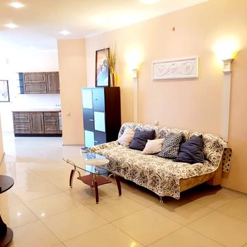 Середньофонтанська вул., 19в