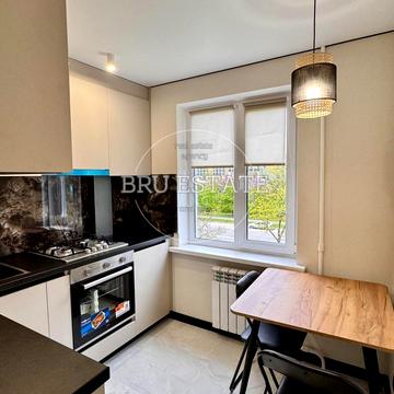 Березняківська вул., 38