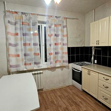 Йорданська вул. (Лайоша Гавро), 7